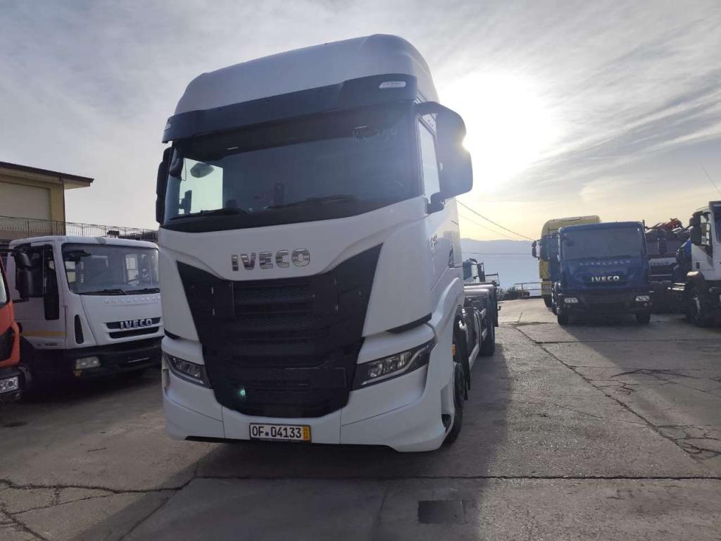 Iveco S-WAY 510 AS Photo 27