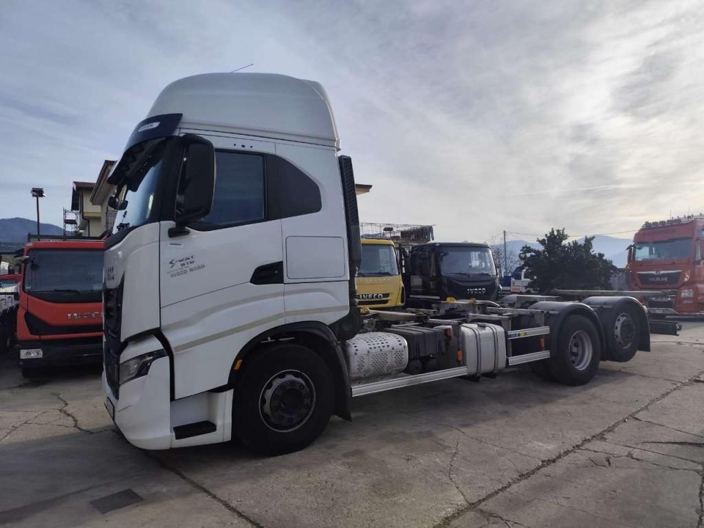 Iveco S-WAY 510 AS Photo 29