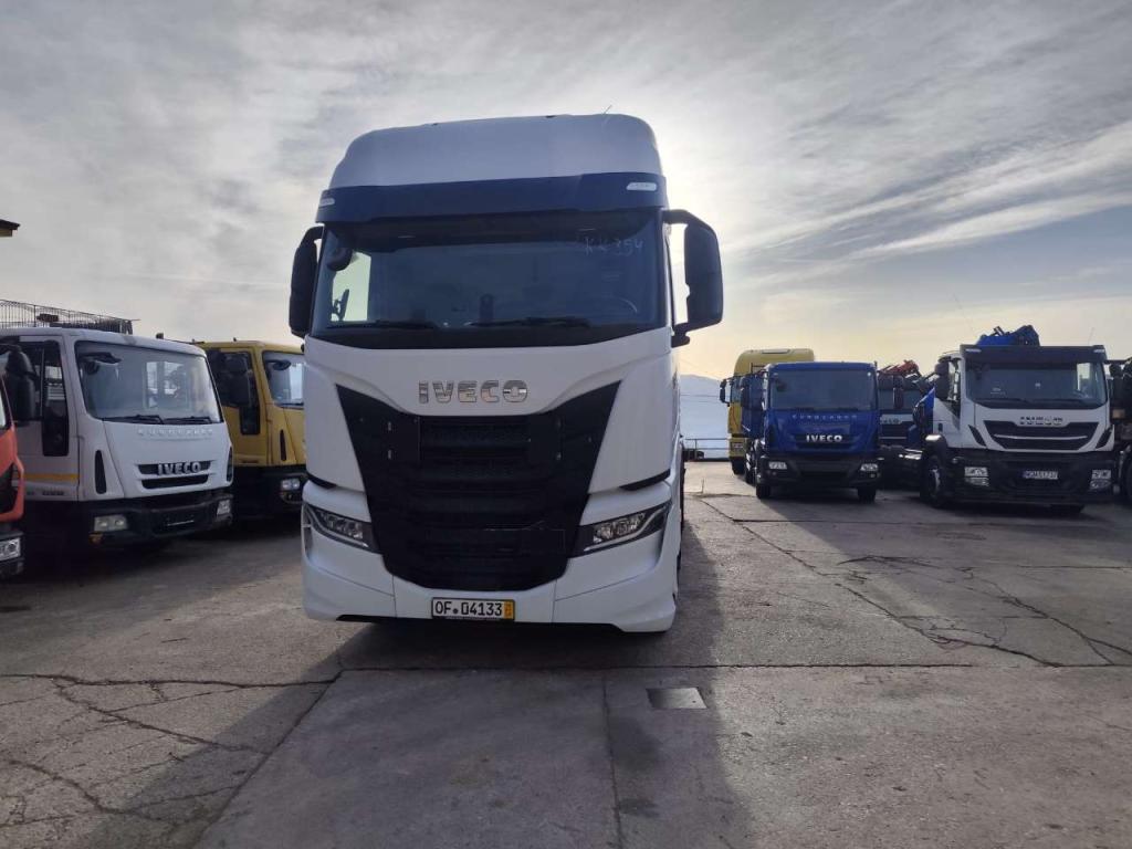 Iveco S-WAY 510 AS Photo 3