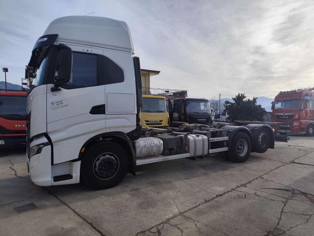 Iveco S-WAY 510 AS Photo 30