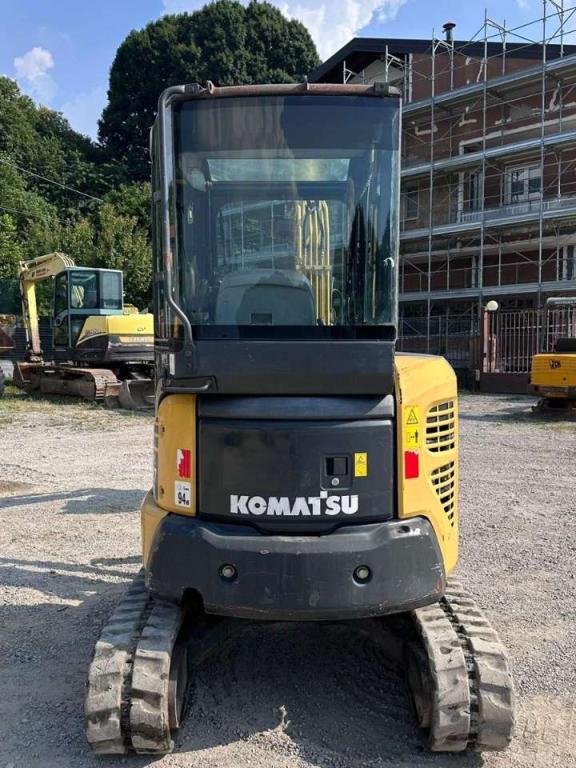 Komatsu PC27 MR2 Photo 4