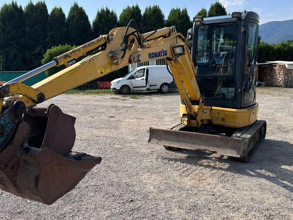 Komatsu PC27 MR2 Photo 5
