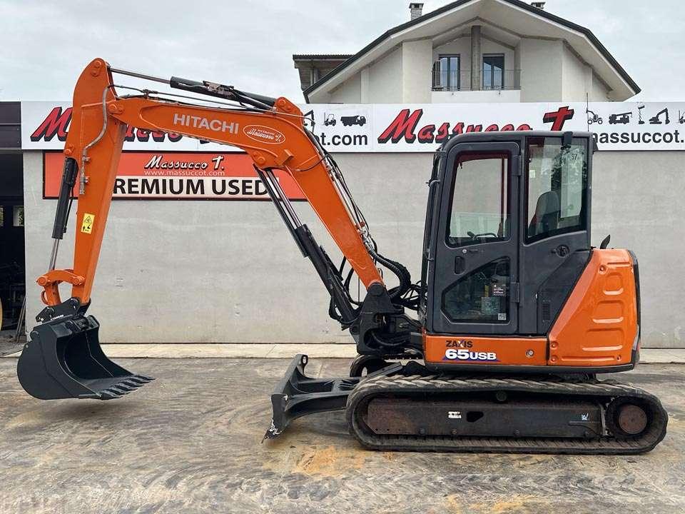 Hitachi ZX65USB-5 CLR Photo 2