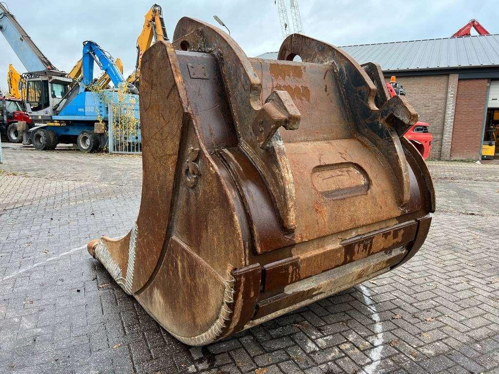 Large Bucket CW70 - CAT 365 Digging bucket Photo 3
