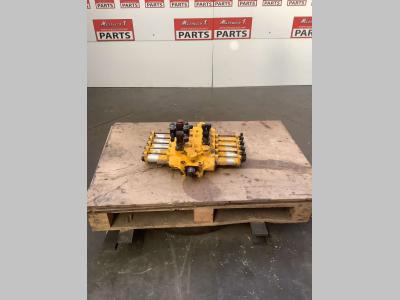 Hydraulic distributor for Kalmar 12-600 sold by Massucco T. Srl Area Ricambi