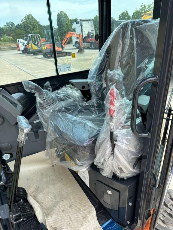 Hitachi ZX 55U-6 CLR Photo 8