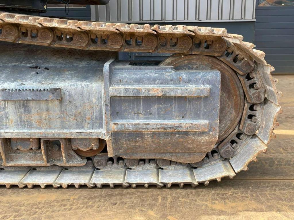 Hyundai HX480L Photo 12
