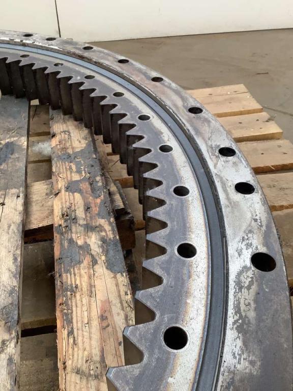 Slewing ring for Hitachi ZX130 Photo 2