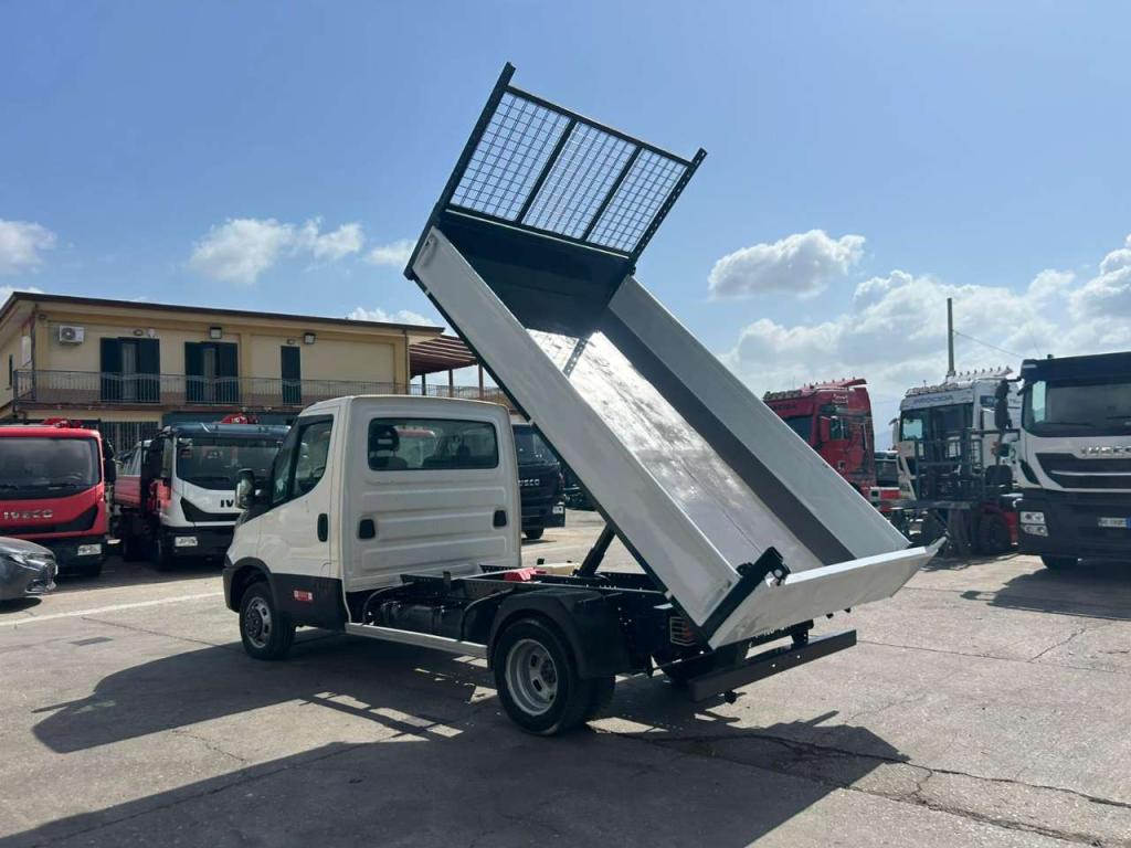 Iveco DAILY 35-120 Photo 21