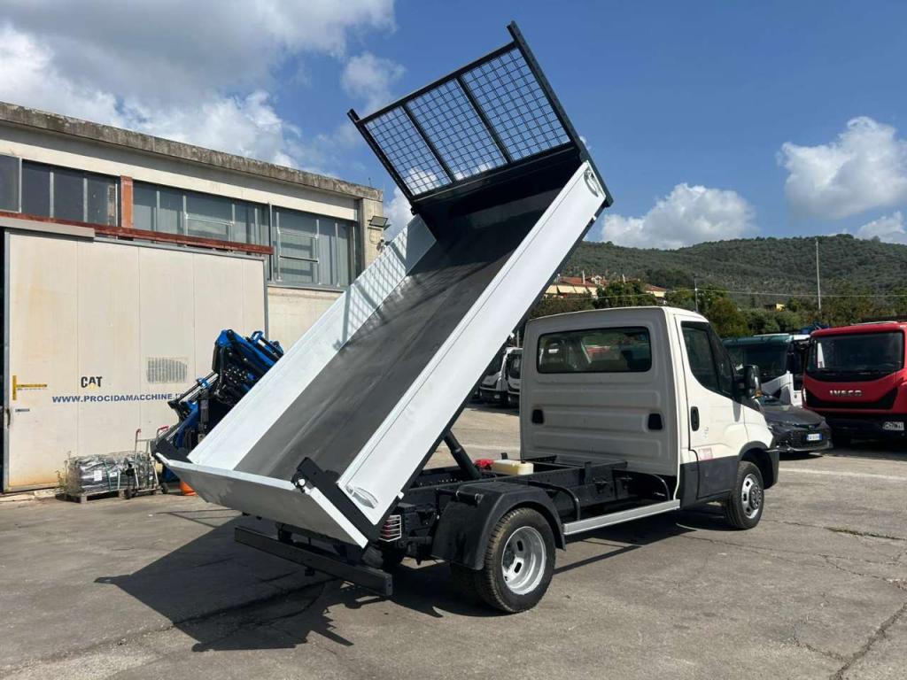 Iveco DAILY 35-120 Photo 24