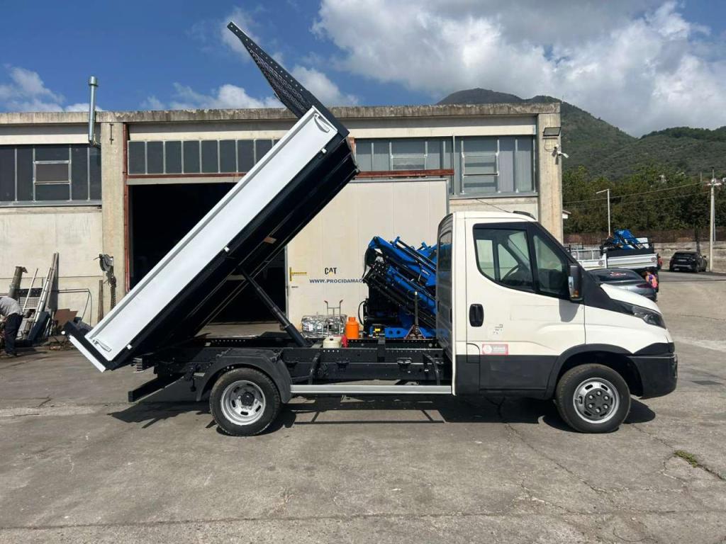 Iveco DAILY 35-120 Photo 28