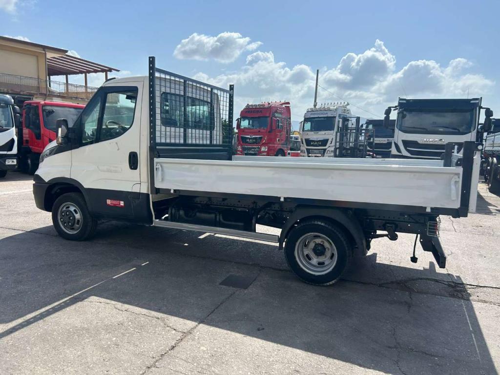 Iveco DAILY 35-120 Photo 7