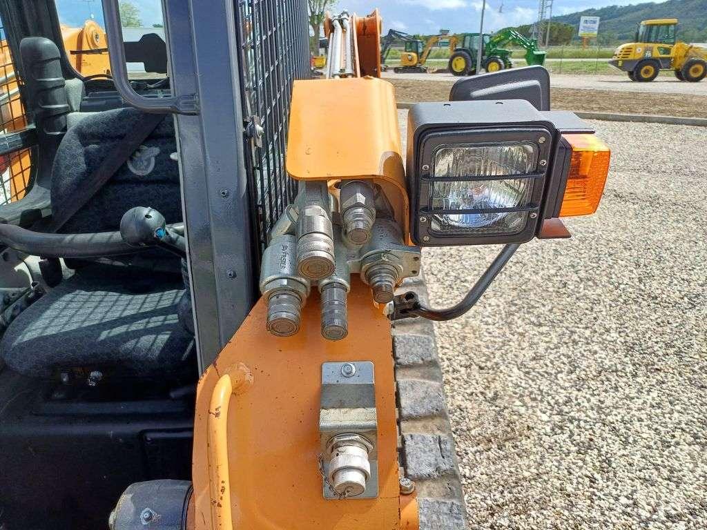 Case TR270 Photo 6