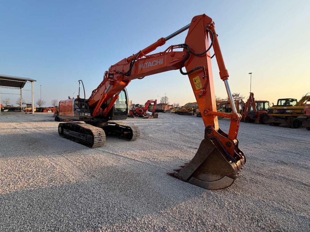 Hitachi ZX210 LCN-3 Photo 5