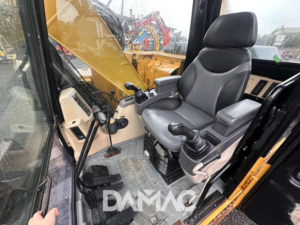 Caterpillar 311CU Photo 11