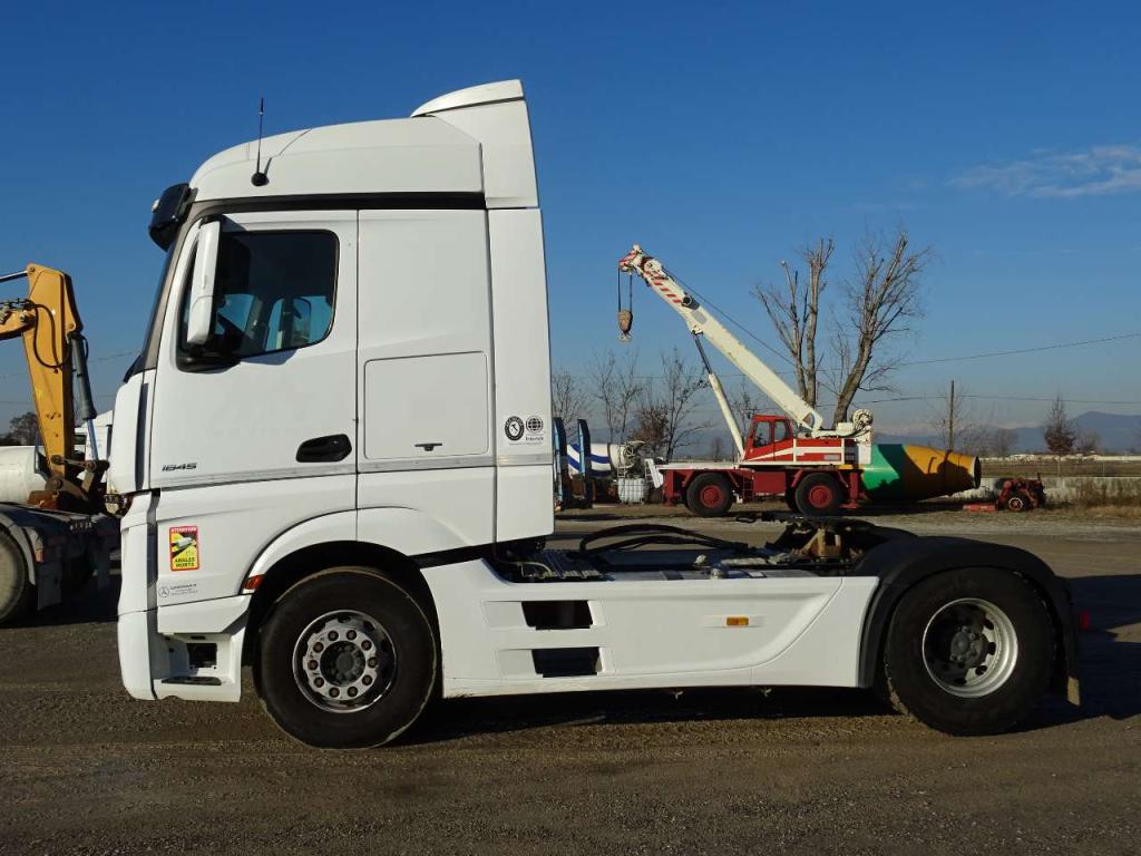 Mercedes-Benz ACTROS 1845 Photo 2