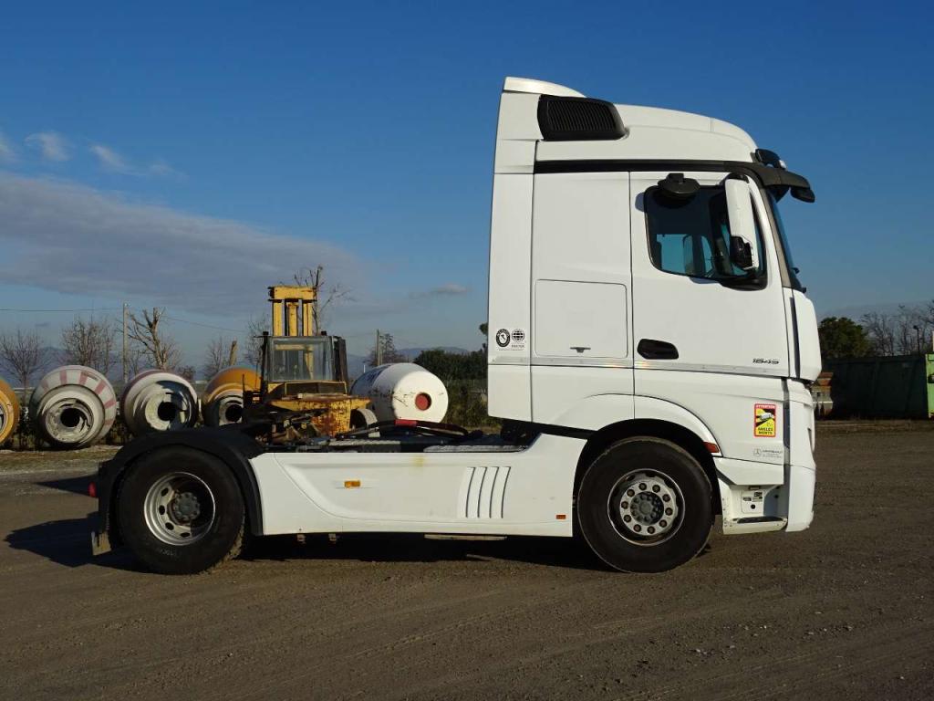 Mercedes-Benz ACTROS 1845 Photo 4