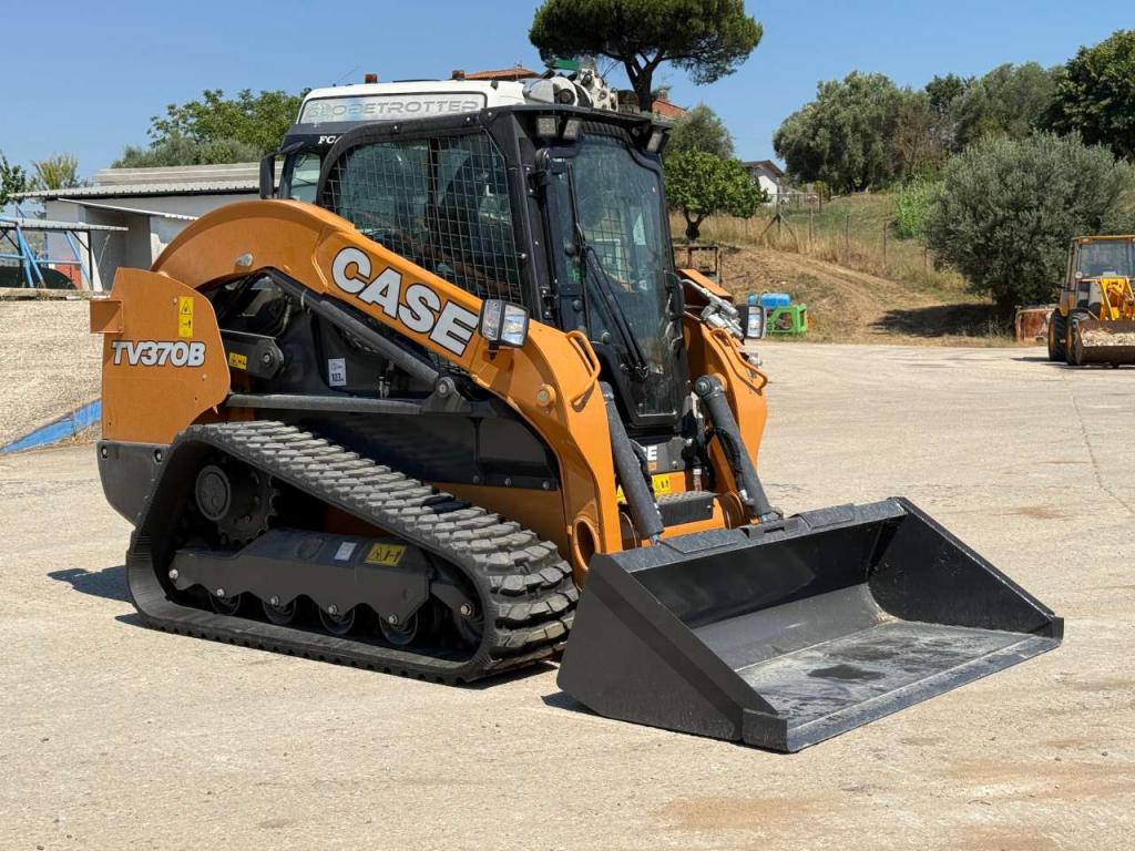Case TV370B Photo 6