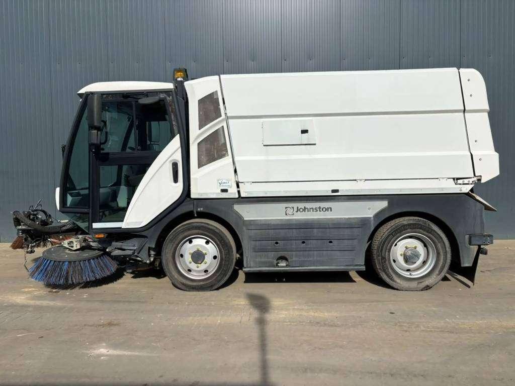 Johnston CX401 - 80km/h - sweeper Photo 5
