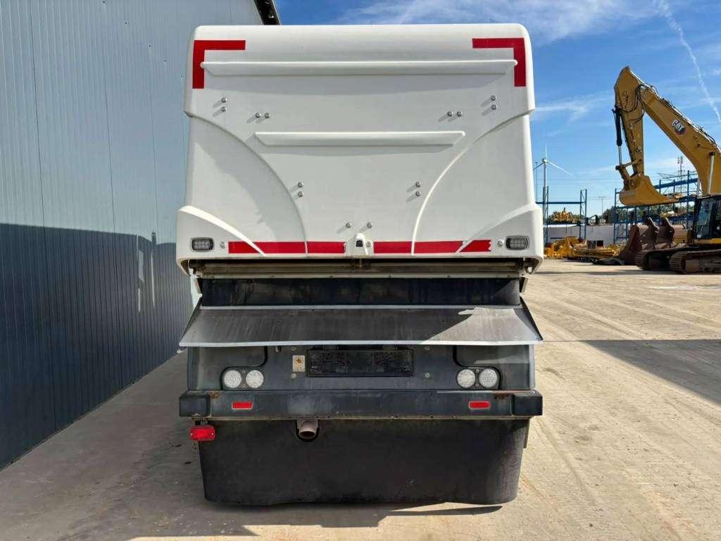 Johnston CX401 - 80km/h - sweeper Photo 8
