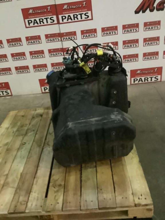 SERBATOIO PER AD BLUE VOLVO FH16 550 Tank Photo 2