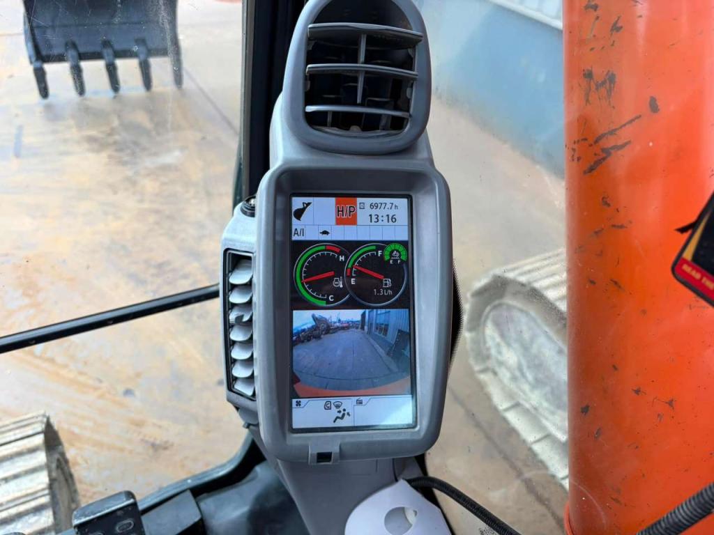 Hitachi ZX210LC-6 Photo 22