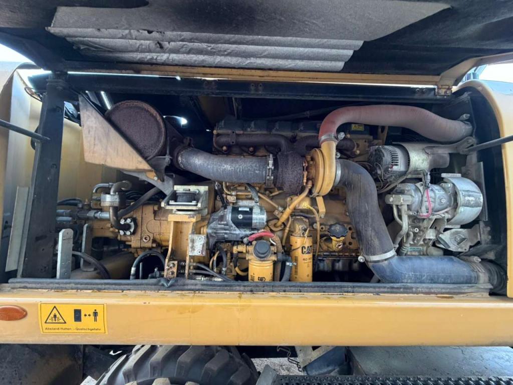 Caterpillar M316D Photo 27