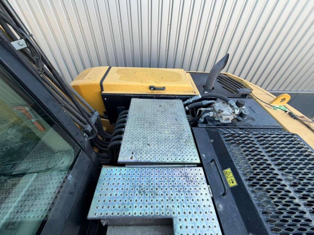 Caterpillar M316D Photo 29