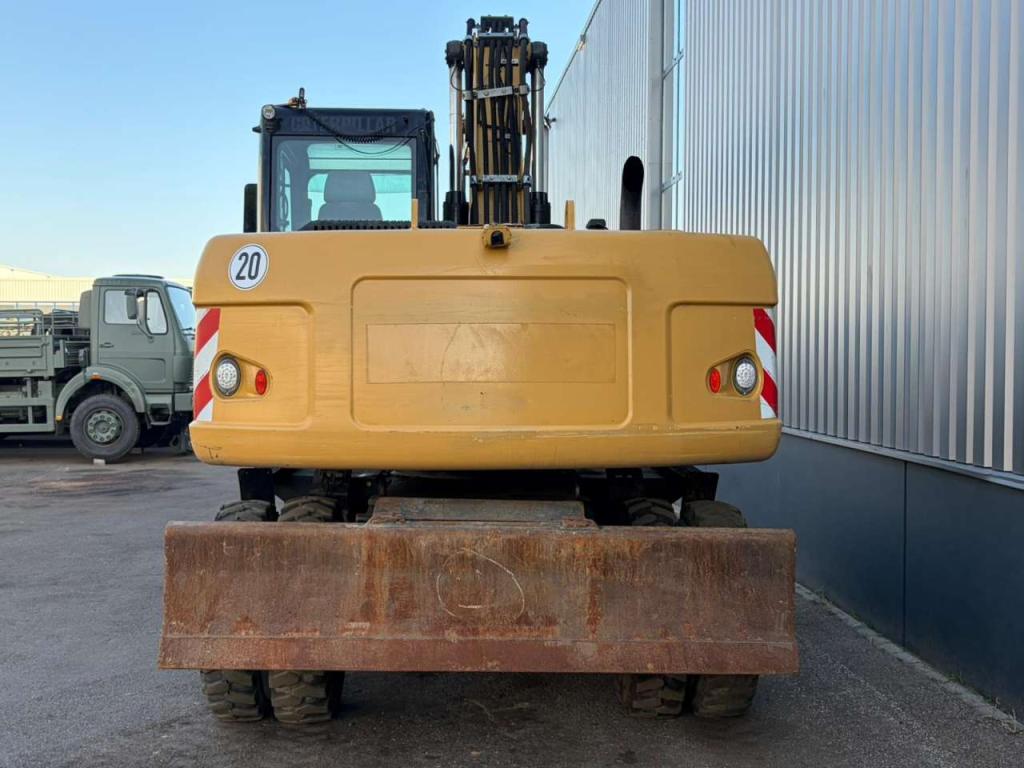 Caterpillar M316D Photo 4