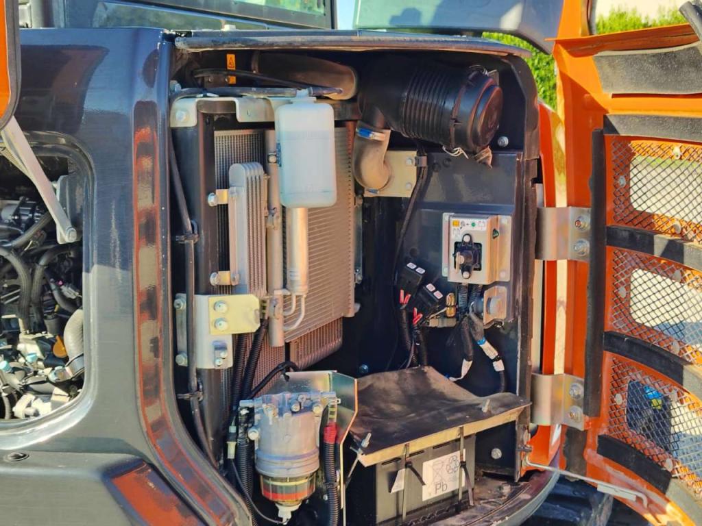 Hitachi ZX 48U-6 CLR Photo 9