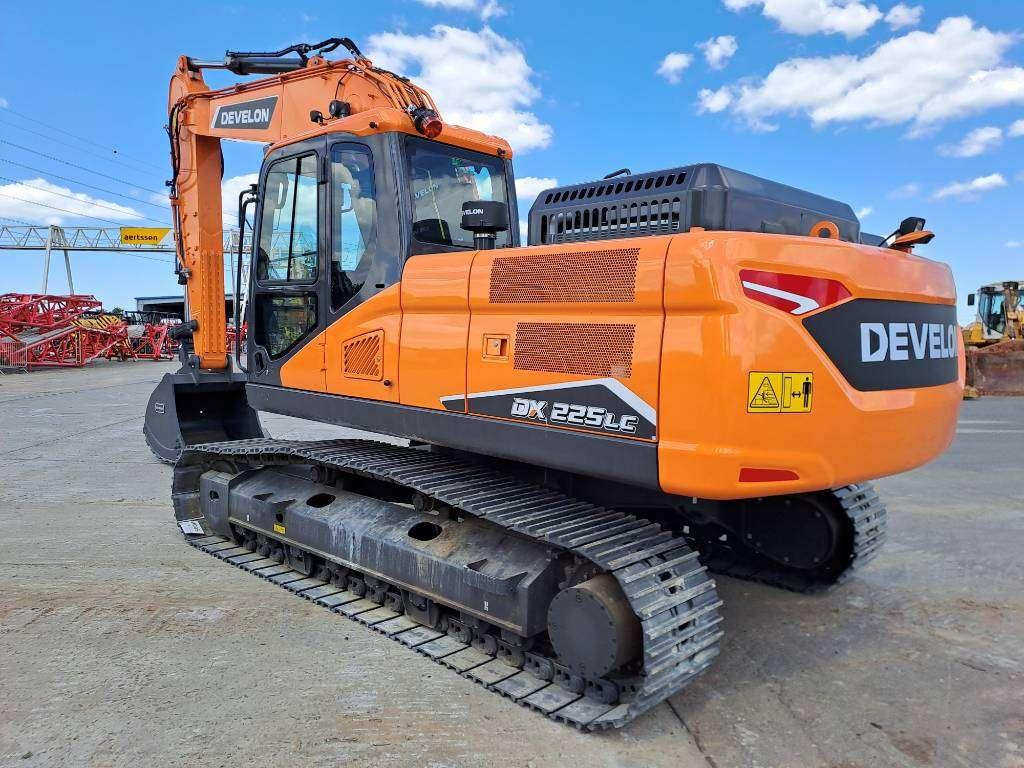 Develon DX225LC-7M (UNUSED - Multiple Units Available) Photo 2
