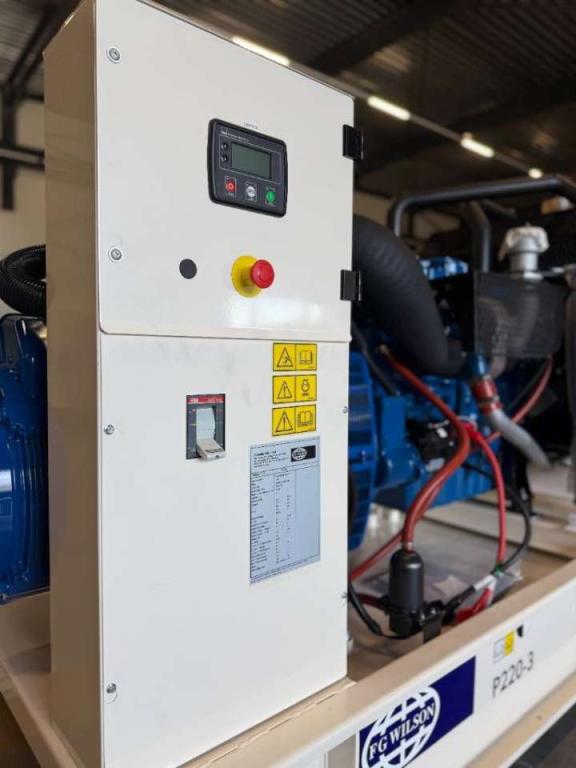 FG Wilson P220-3 - 220 kVA Open Genset - DPX-16012-O Photo 7