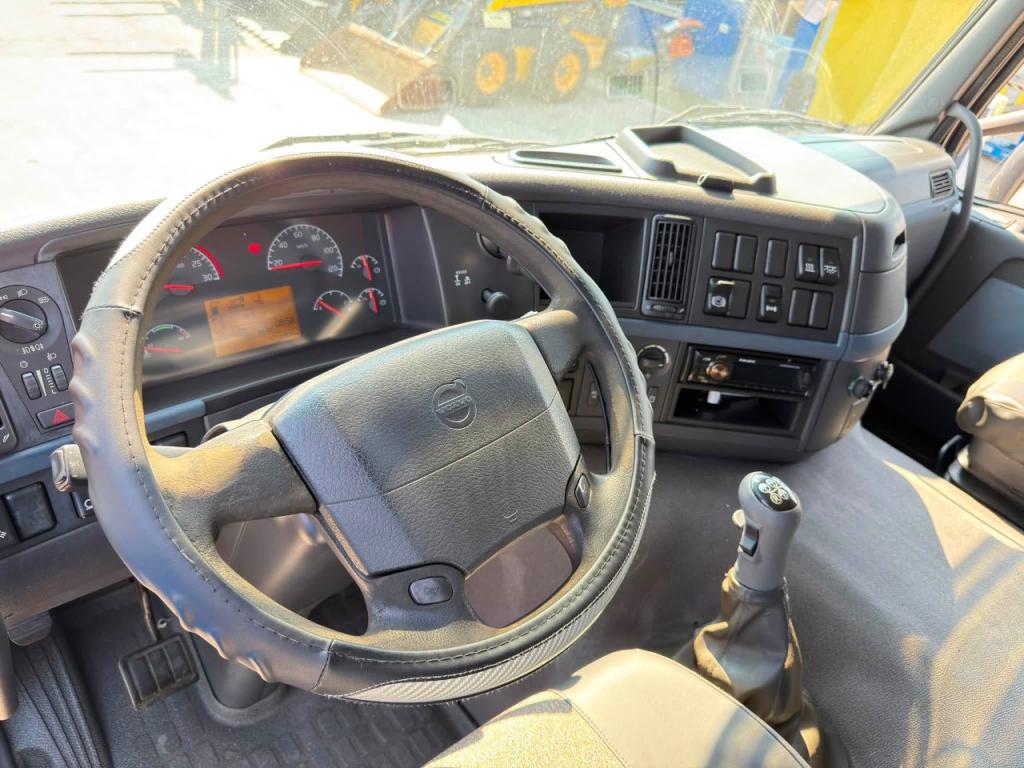 Volvo FM 380 Photo 7