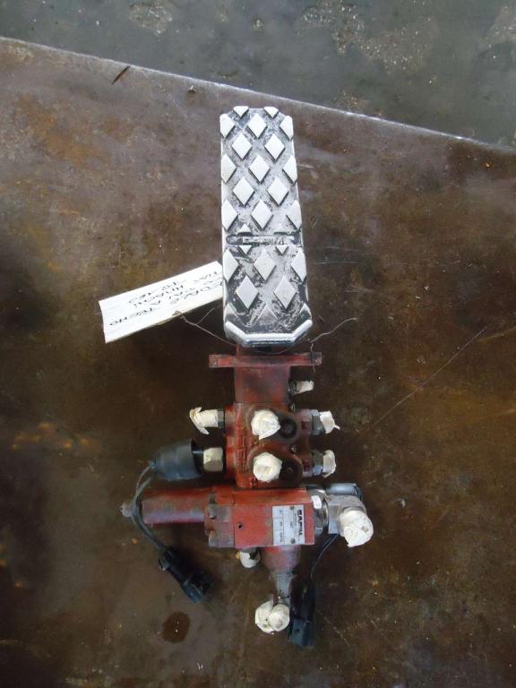 Brake pedal for Fiat Hitachi FR160 Photo 1