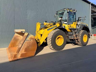 Komatsu WA380-8 Photo 1