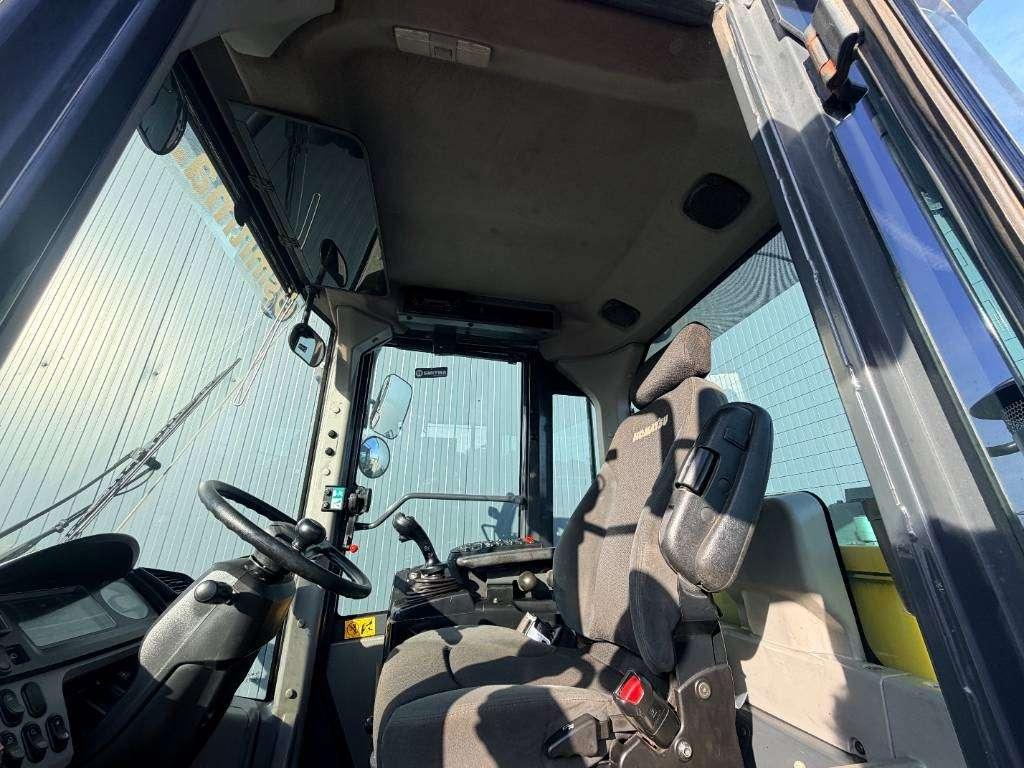 Komatsu WA380-8 Photo 16