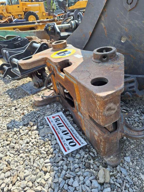 S1 for 20-25 ton excavators Hydraulic quick coupler Photo 3
