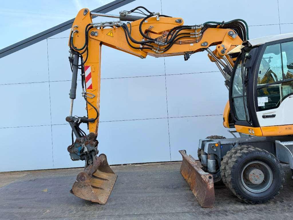 Liebherr A914 - Triple Boom / 2 extra Buckets! Photo 17