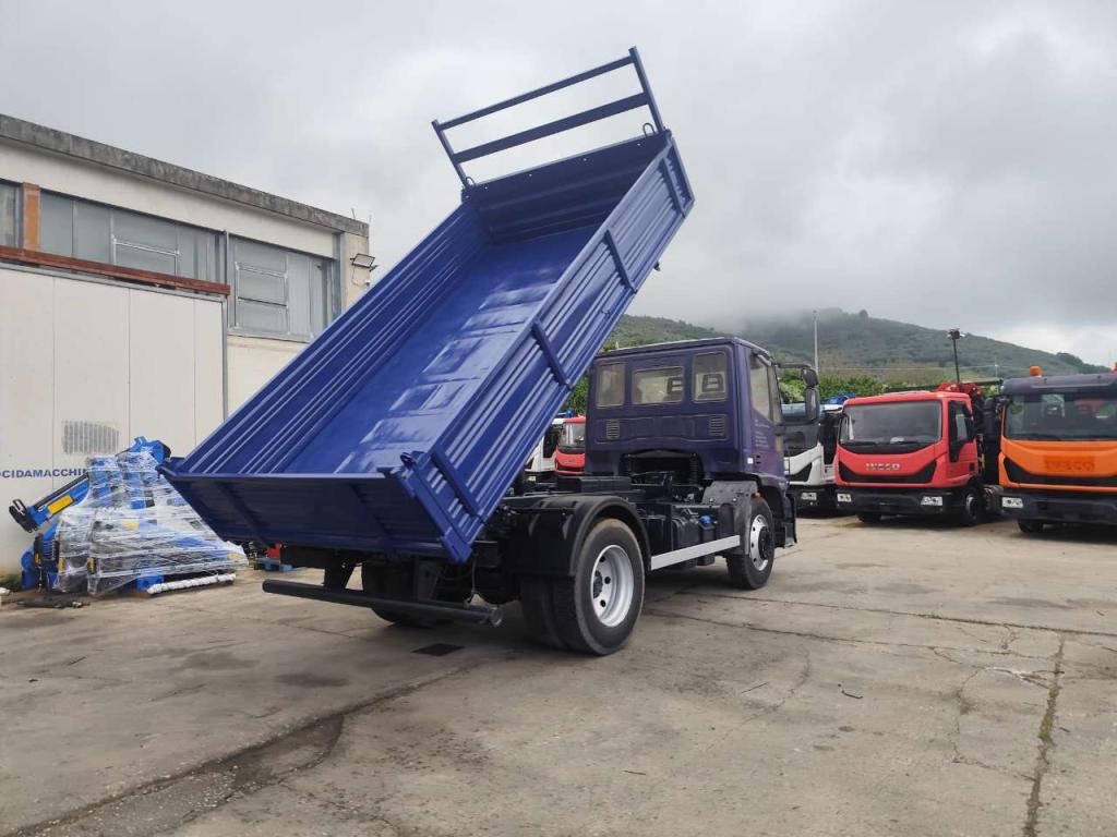 Iveco EUROCARGO 120E25K Photo 24