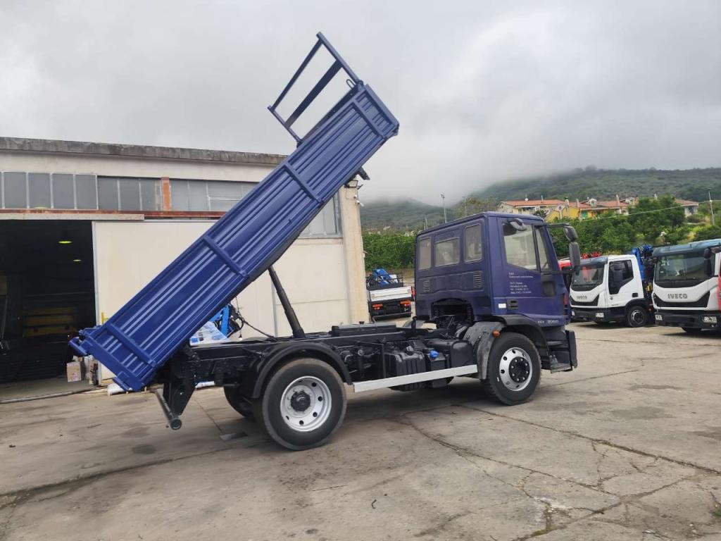 Iveco EUROCARGO 120E25K Photo 27