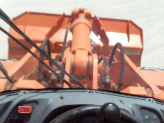 Hitachi ZW220-6 Photo 16