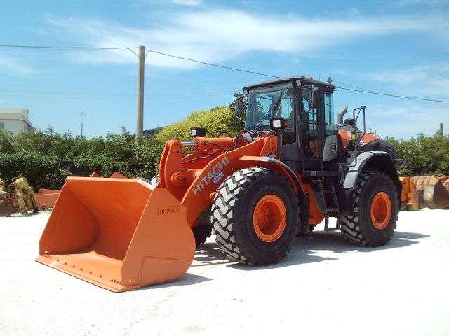 Hitachi ZW220-6 Photo 2