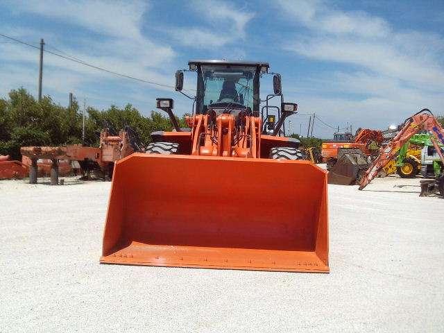 Hitachi ZW220-6 Photo 4