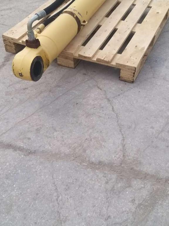 Bucket rotation piston for New Holland E385B Photo 3