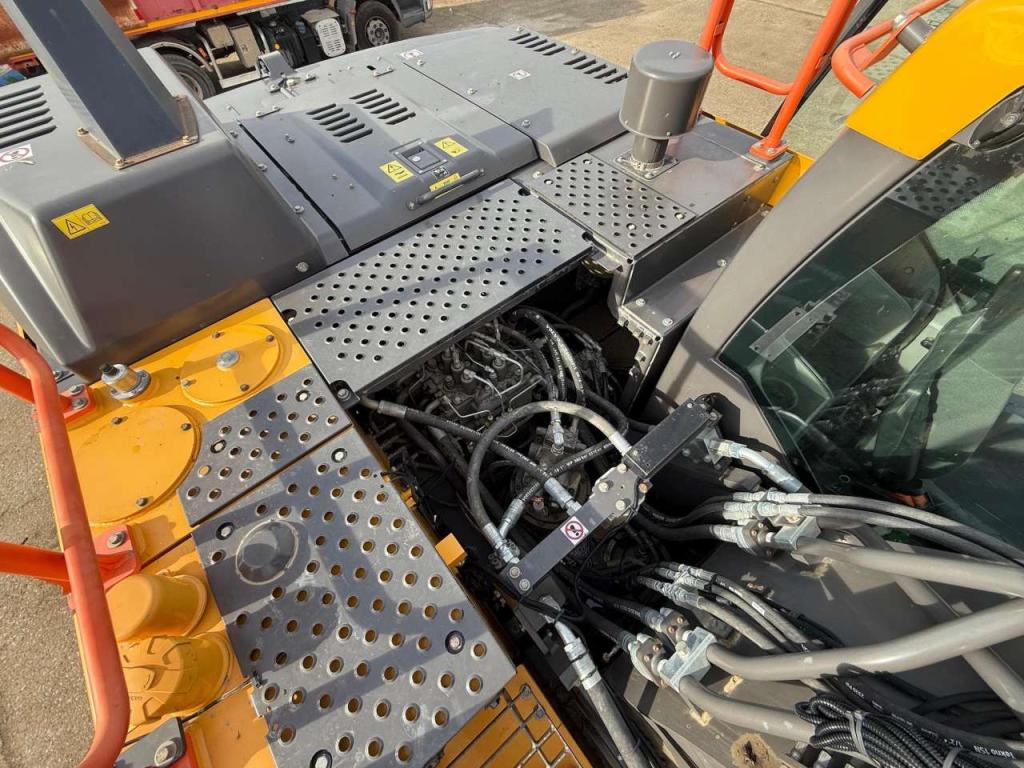 Volvo EC220ELR Photo 13