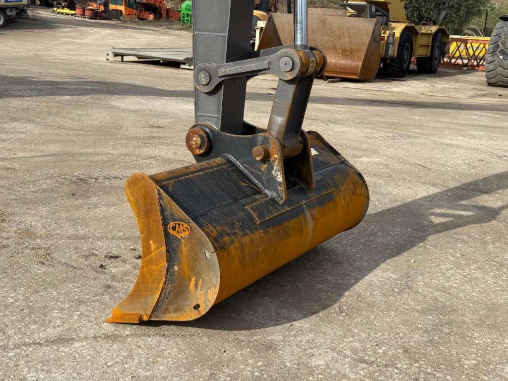 Volvo EC220ELR Photo 16