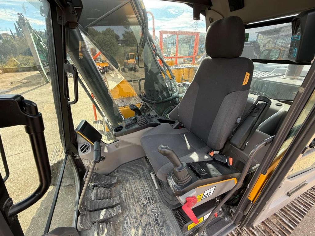 Volvo EC220ELR Photo 8
