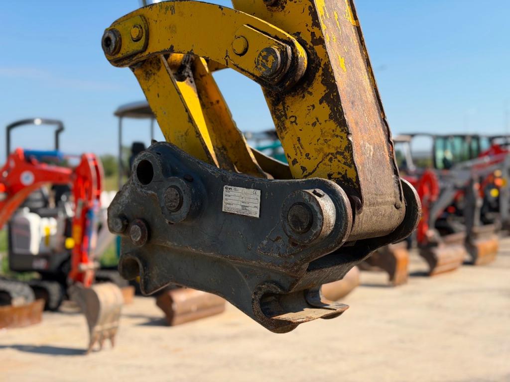Komatsu PC75R Photo 5
