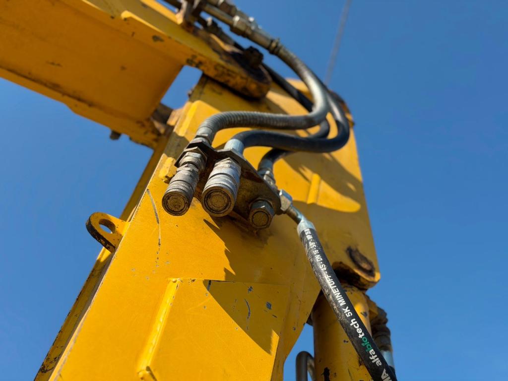 Komatsu PC75R Photo 7
