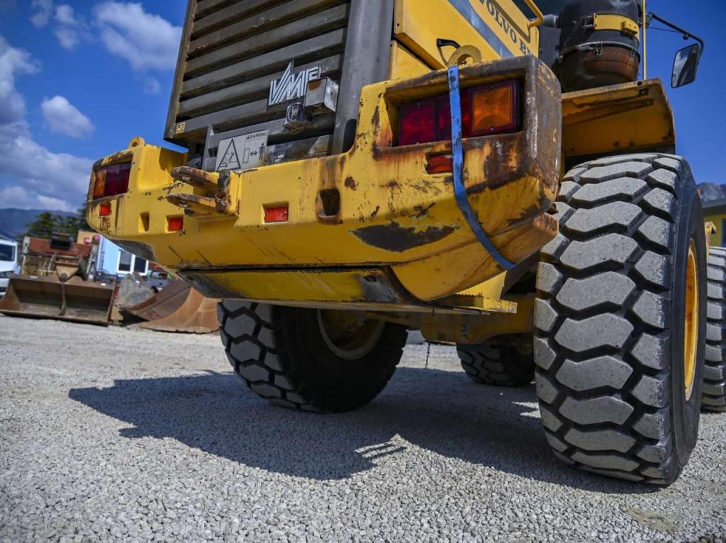 Volvo L70B Photo 14